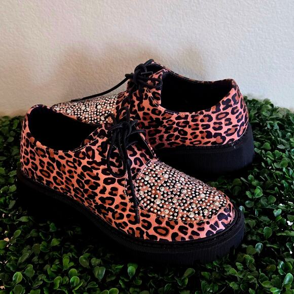 Size 6.5 – Lady Go Diva Leopard Satin Oxfords w/ Rhinestone Toes (NWT) - Picture 4 of 4